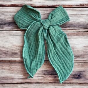 GUAZE Green FABLE HAIR BOW NWT